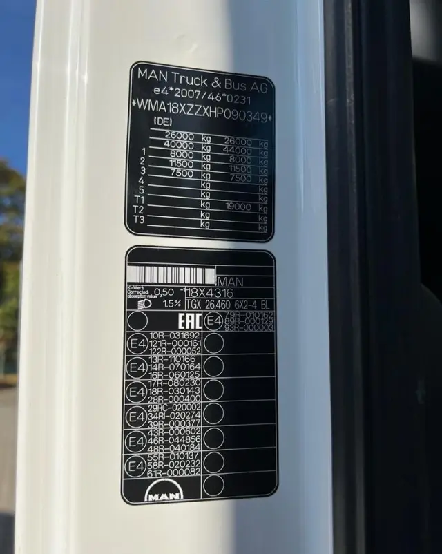 MAN 26.460 TGX skrzyniowy z HDS ATLAS 165, 518 t.km. 