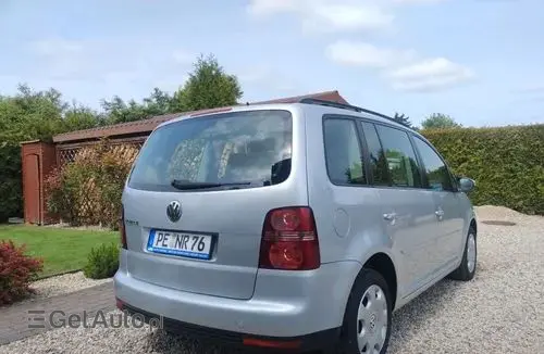 VOLKSWAGEN Touran 