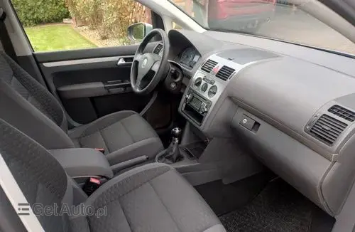 VOLKSWAGEN Touran 