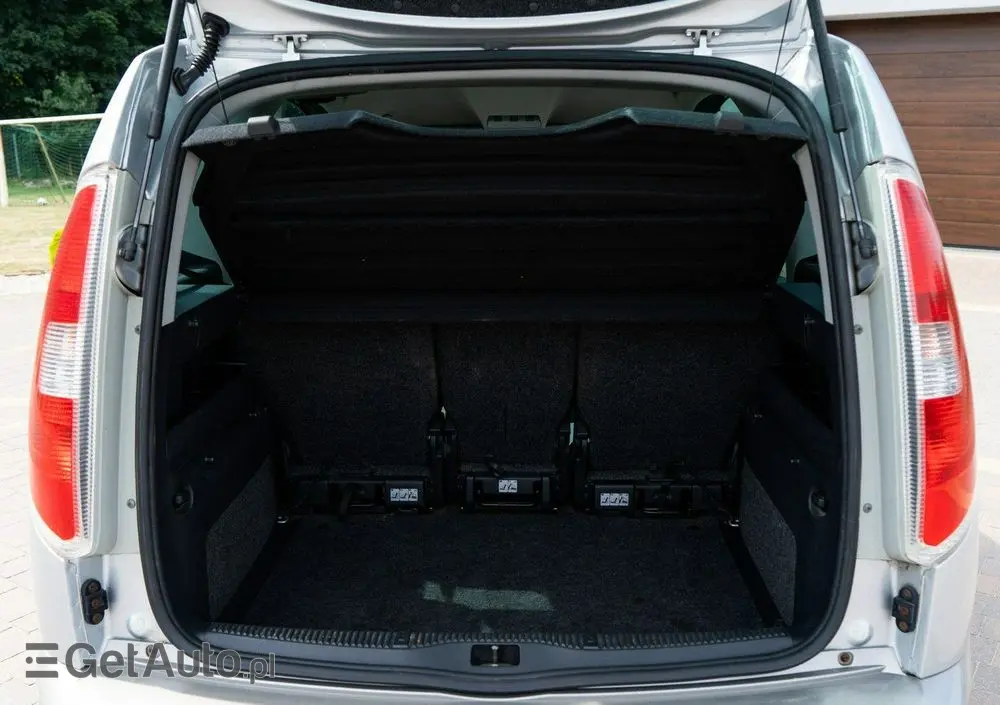 SKODA Roomster 