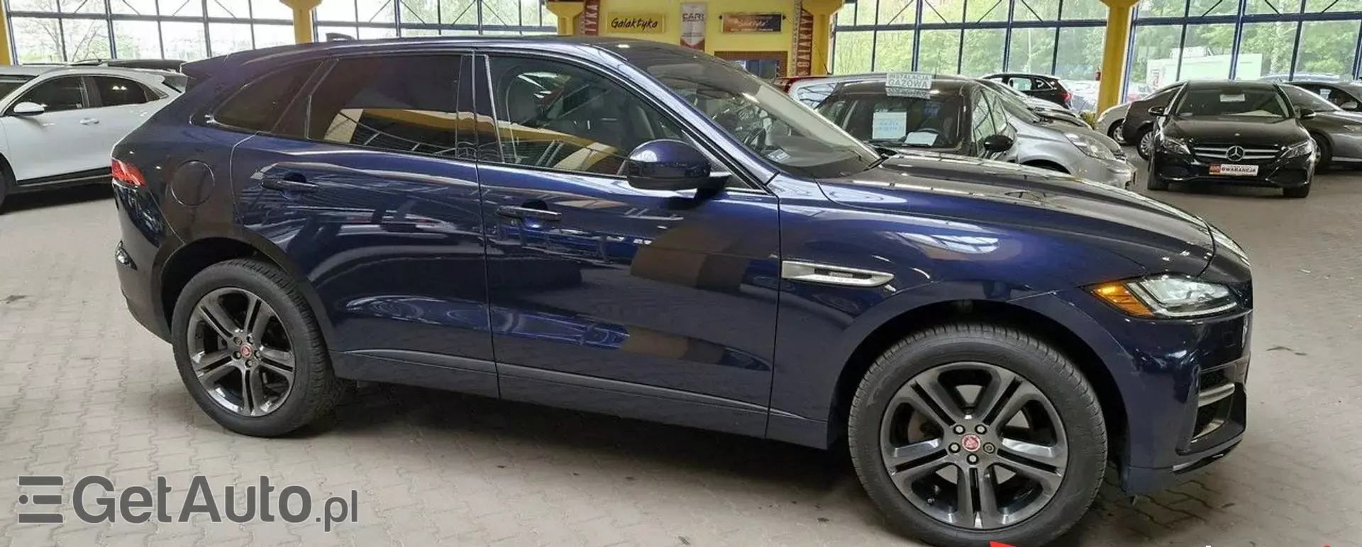 JAGUAR F-Pace 