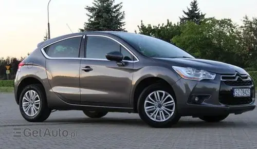 DS 4 