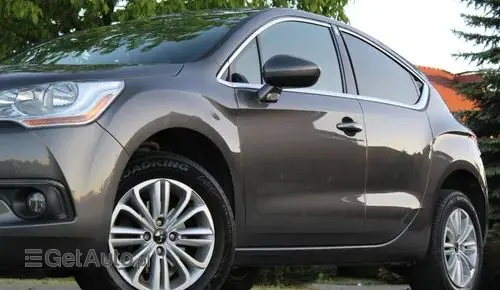 DS 4 