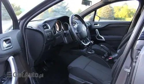 DS 4 