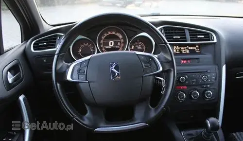 DS 4 