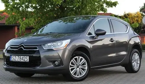 DS 4 