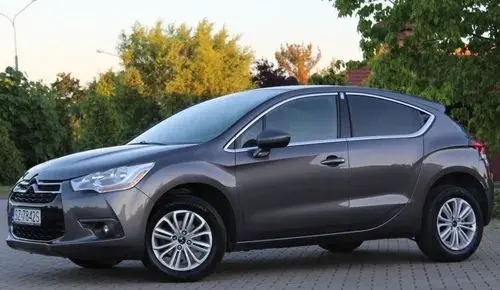 DS 4 