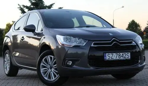 DS 4 