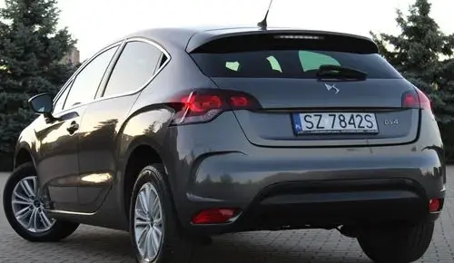 DS 4 