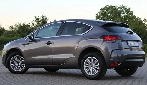 DS 4 
