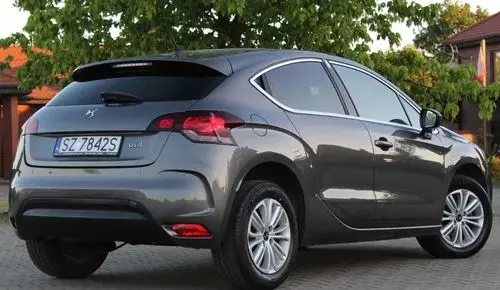 DS 4 