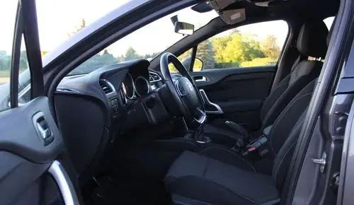 DS 4 