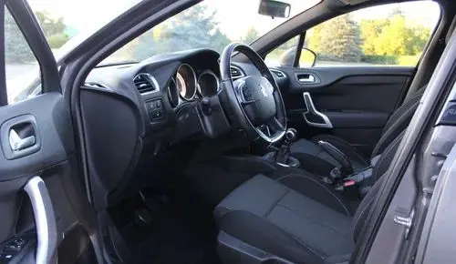 DS 4 