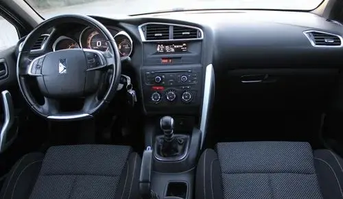 DS 4 