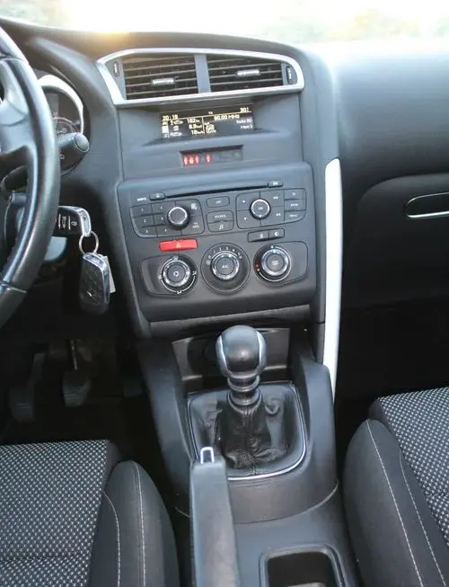DS 4 