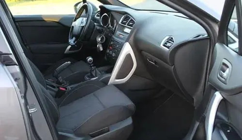 DS 4 