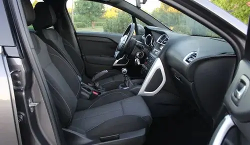 DS 4 