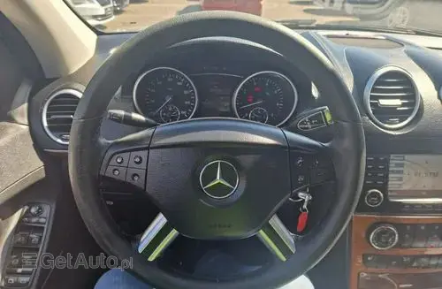 MERCEDES-BENZ GL 