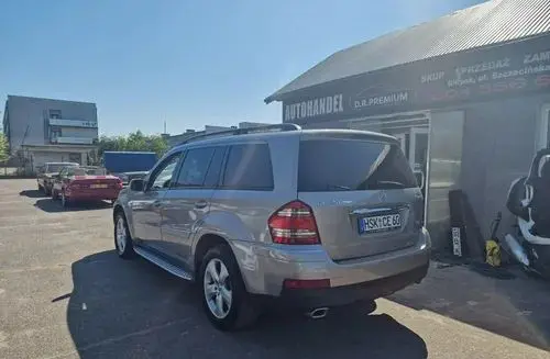 MERCEDES-BENZ GL 
