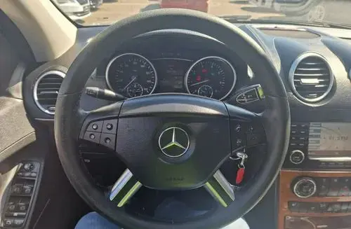 MERCEDES-BENZ GL 