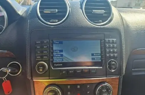 MERCEDES-BENZ GL 