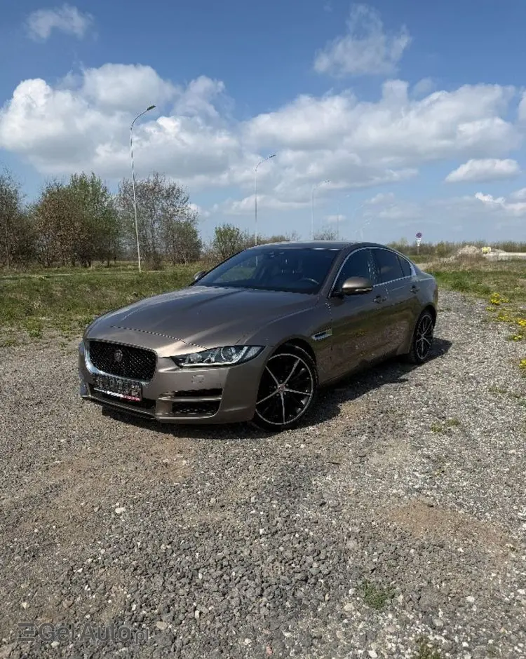 JAGUAR XE 