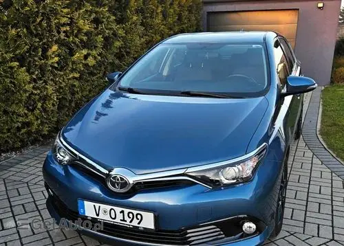TOYOTA Auris 