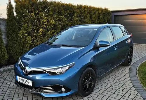TOYOTA Auris 