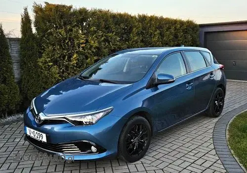 TOYOTA Auris 
