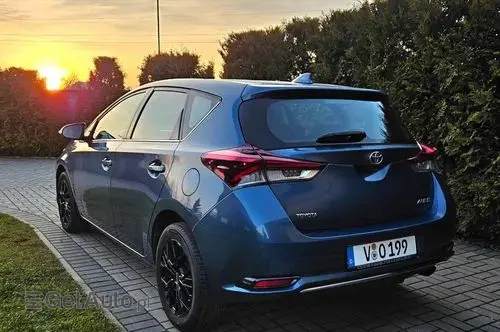 TOYOTA Auris 