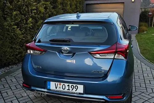 TOYOTA Auris 