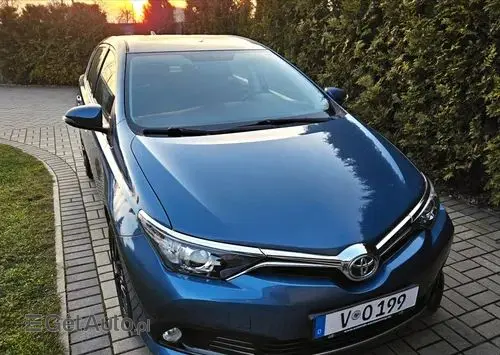 TOYOTA Auris 