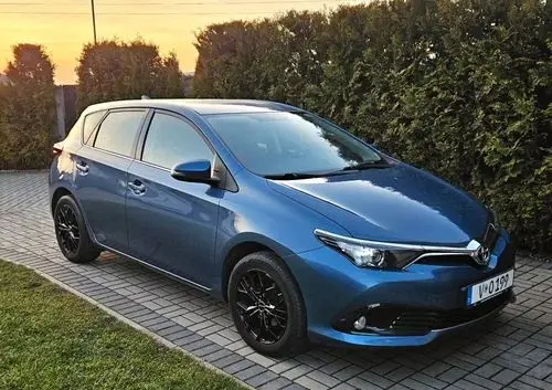 TOYOTA Auris 