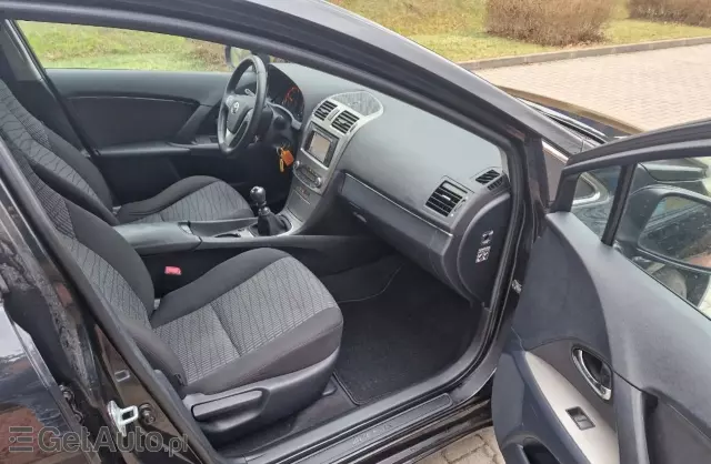 TOYOTA Avensis 