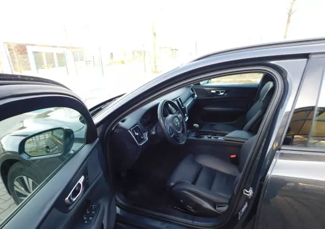 VOLVO V60 D3 Momentum