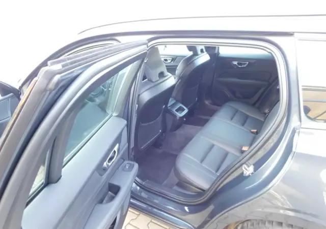 VOLVO V60 D3 Momentum