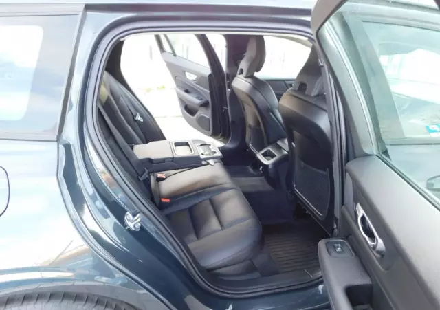 VOLVO V60 D3 Momentum