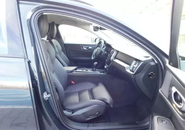 VOLVO V60 D3 Momentum