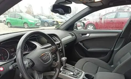 AUDI A4 