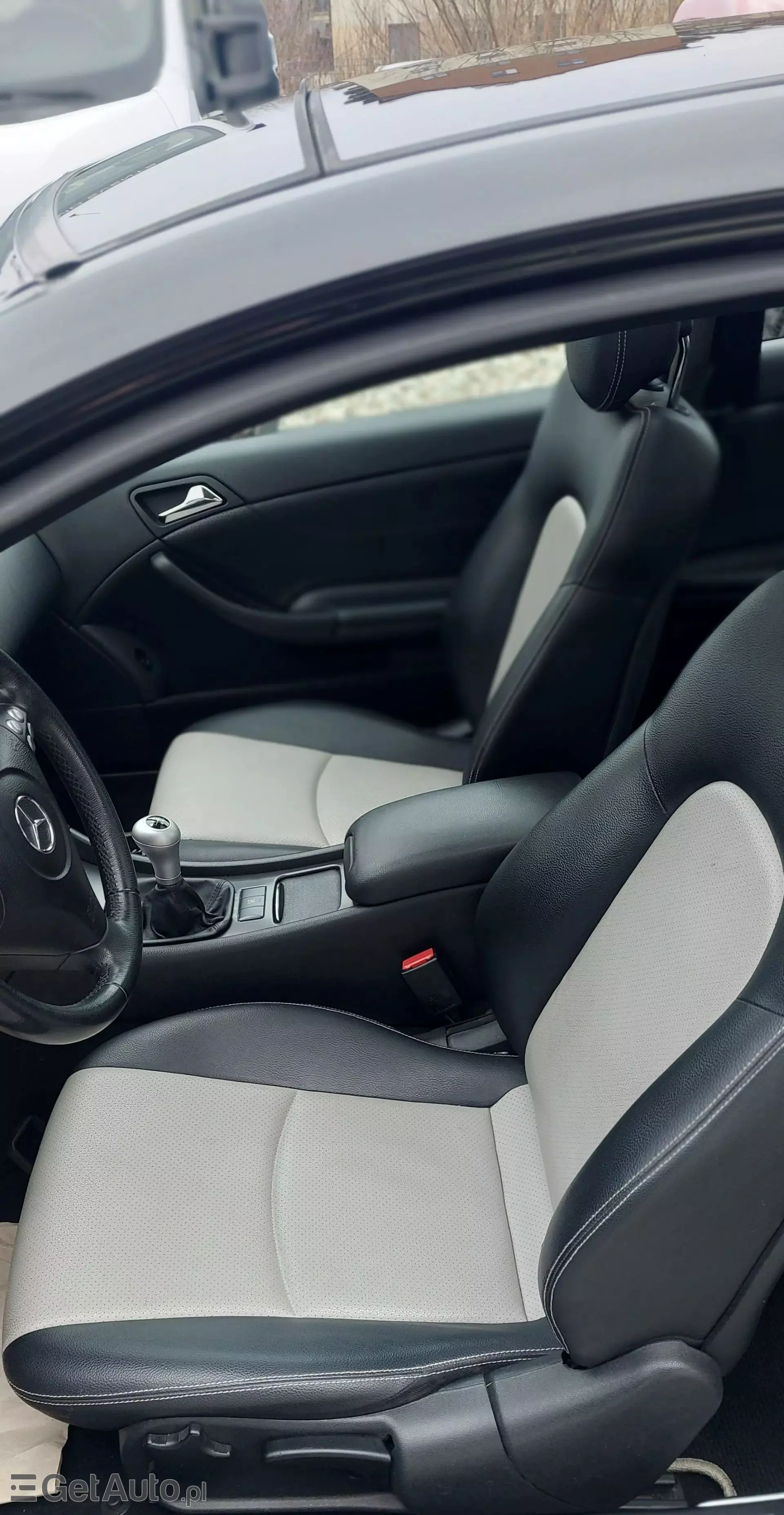 MERCEDES-BENZ Klasa C C 180 Kompressor (143 KM)