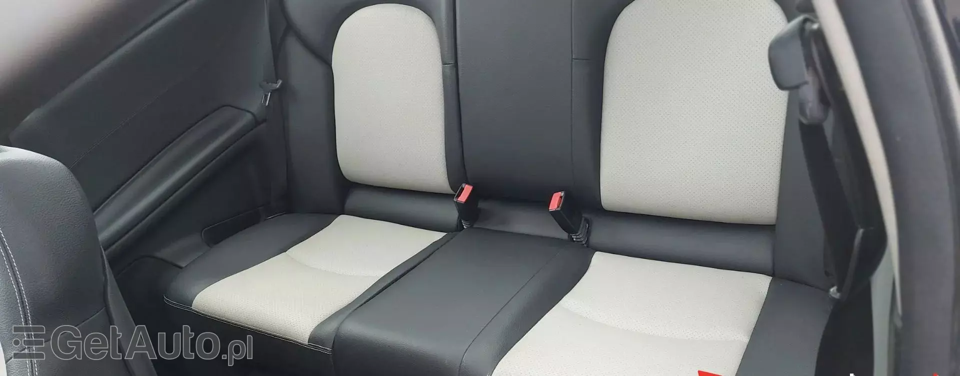 MERCEDES-BENZ Klasa C C 180 Kompressor (143 KM)