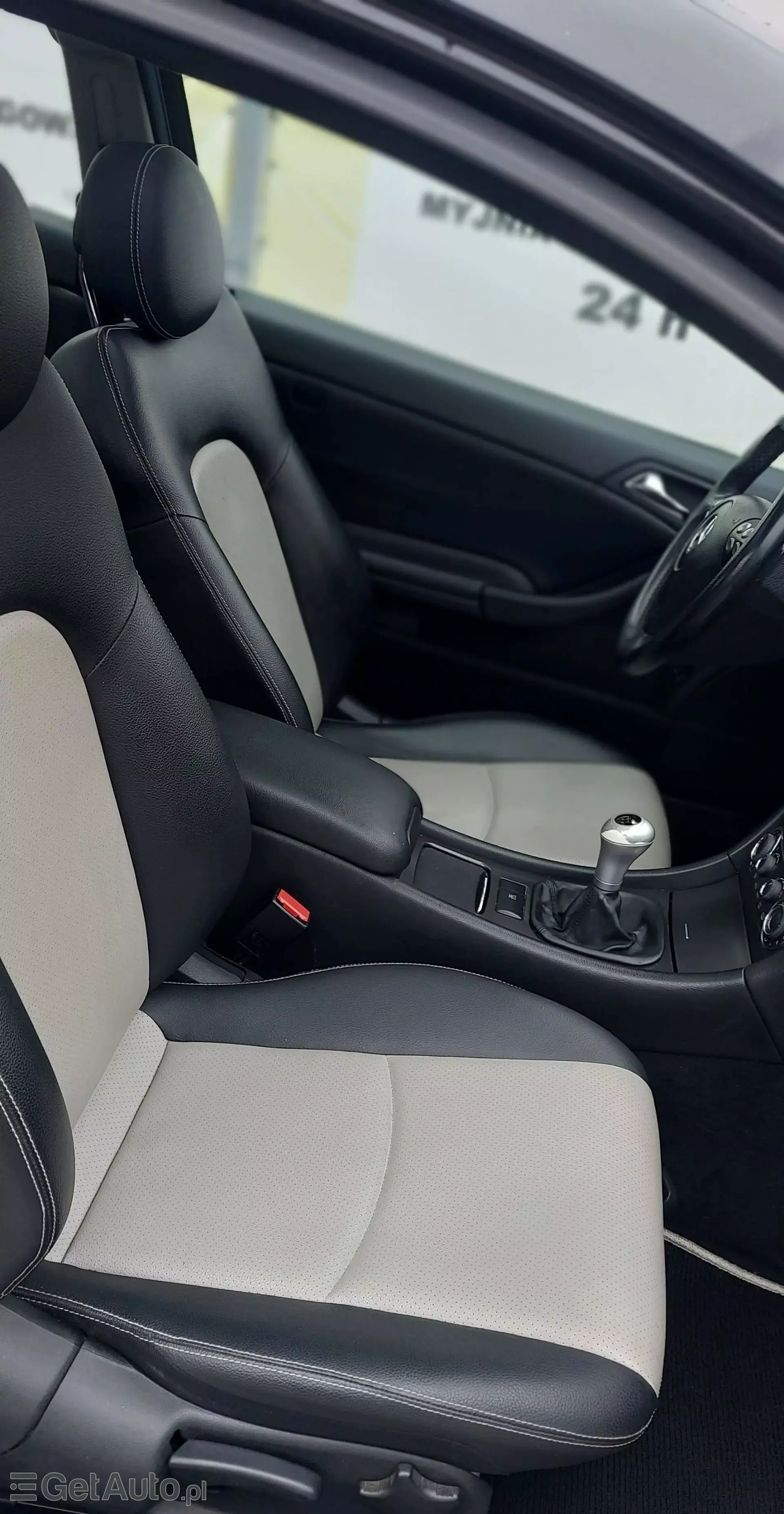 MERCEDES-BENZ Klasa C C 180 Kompressor (143 KM)