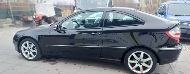 MERCEDES-BENZ Klasa C C 180 Kompressor (143 KM)