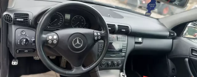 MERCEDES-BENZ Klasa C C 180 Kompressor (143 KM)