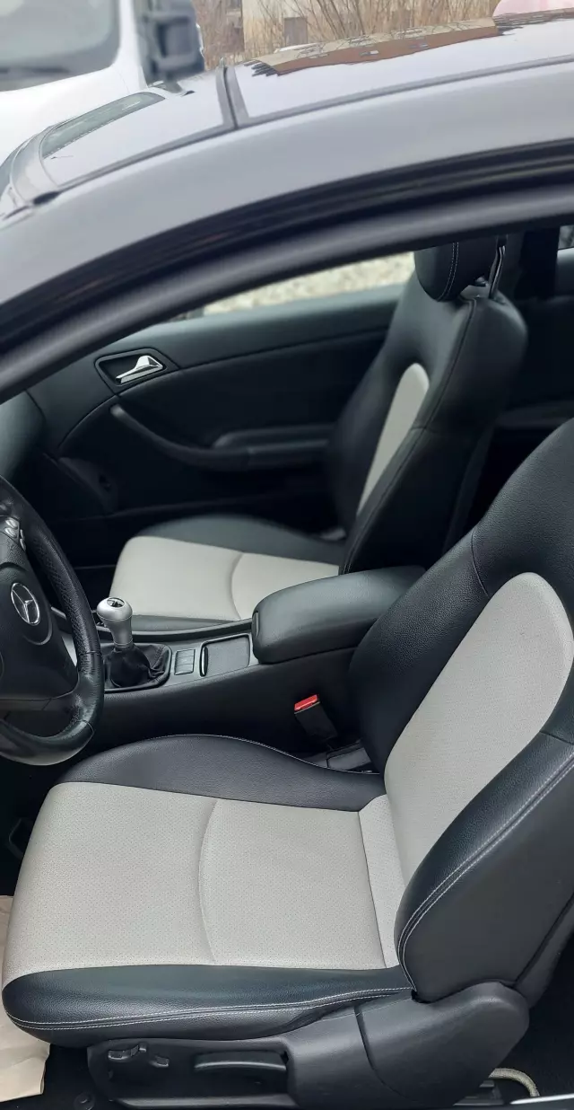 MERCEDES-BENZ Klasa C C 180 Kompressor (143 KM)