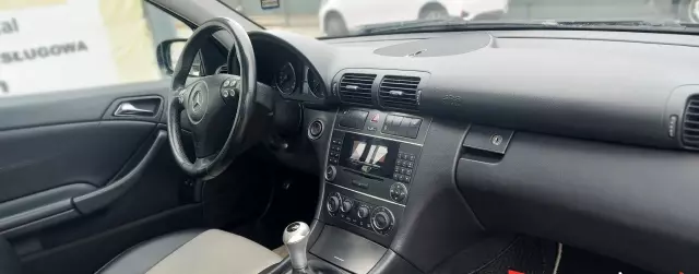 MERCEDES-BENZ Klasa C C 180 Kompressor (143 KM)