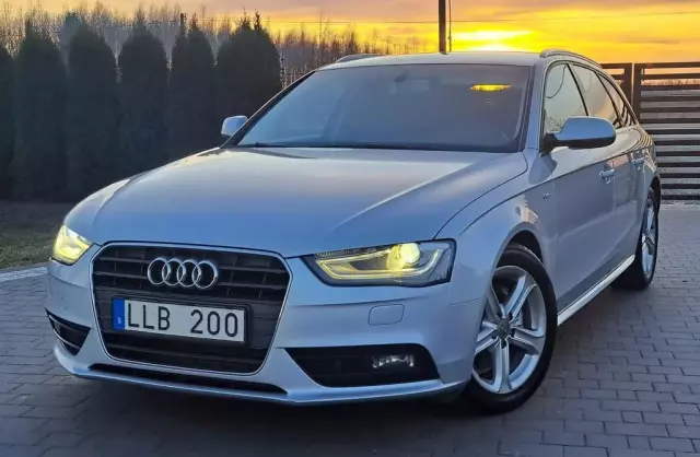 AUDI A4 