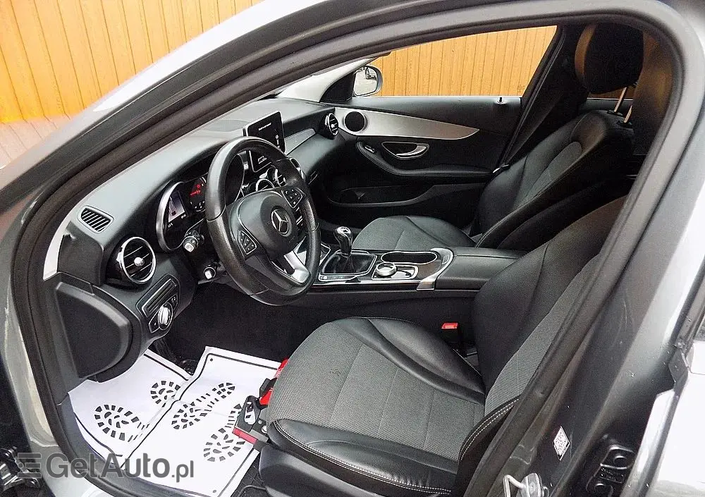 MERCEDES-BENZ Klasa C 180 (BlueTEC) d T Exclusive