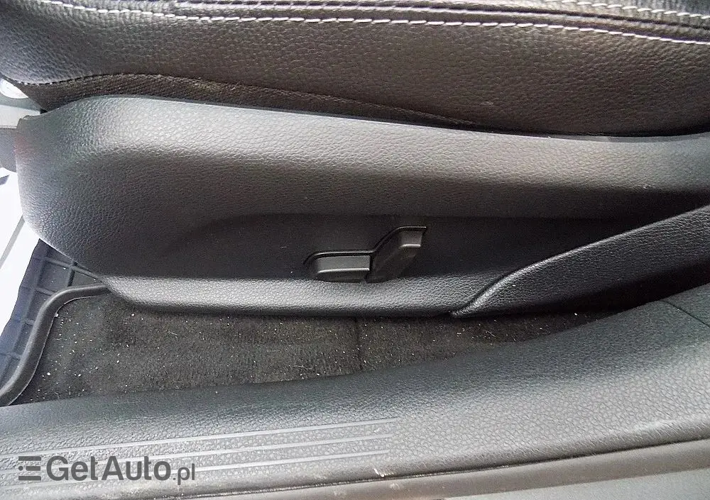 MERCEDES-BENZ Klasa C 180 (BlueTEC) d T Exclusive