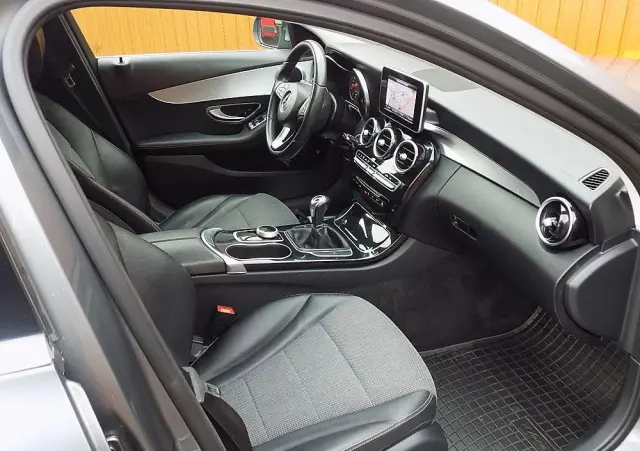 MERCEDES-BENZ Klasa C 180 (BlueTEC) d T Exclusive